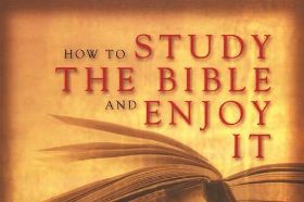 The author of Jesus Up Close provides simple, easy-to-use tools to unlock the riches of God's Word, inspiring readers to enjoy studying the Bible as they discover its relevance and transforming power.